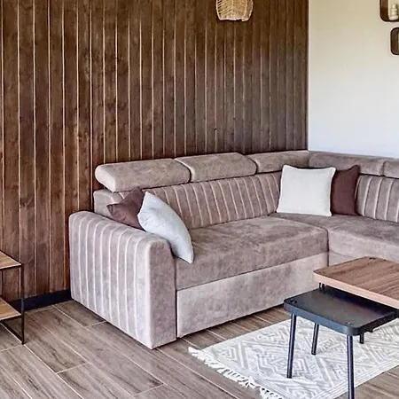 Cozy Home In Sianowo With House Sea View